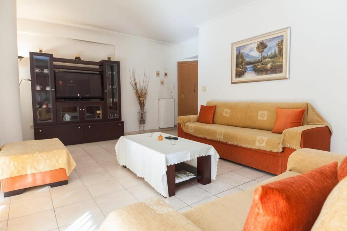 Scenic Balcony Apt In Vibrant Petralona Атина Екстериор снимка
