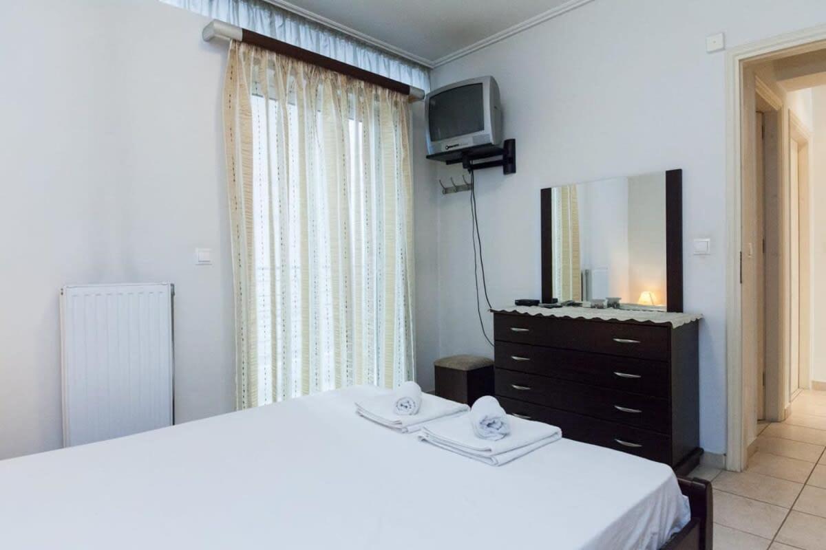 Scenic Balcony Apt In Vibrant Petralona Атина Екстериор снимка