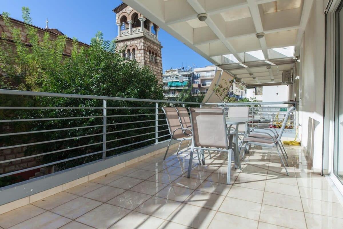 Scenic Balcony Apt In Vibrant Petralona Атина Екстериор снимка