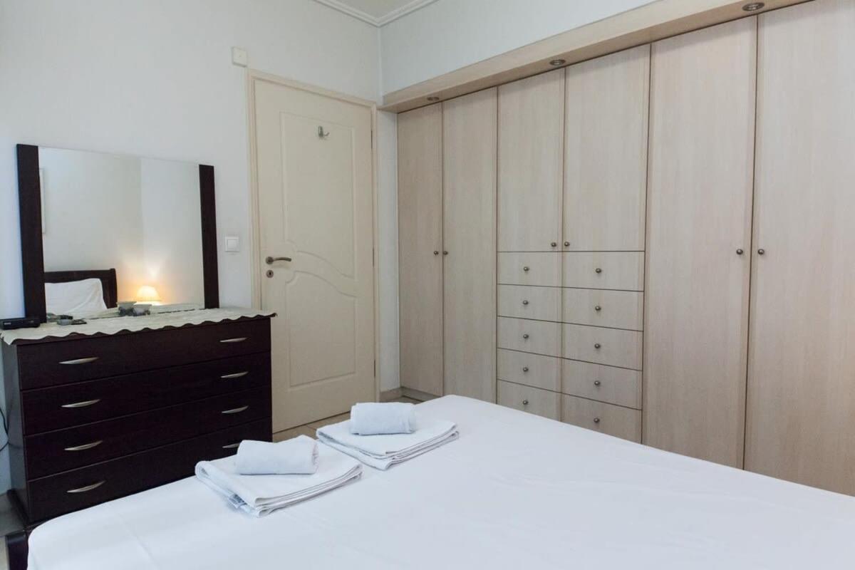 Scenic Balcony Apt In Vibrant Petralona Атина Екстериор снимка