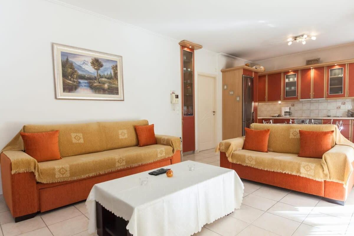 Scenic Balcony Apt In Vibrant Petralona Атина Екстериор снимка