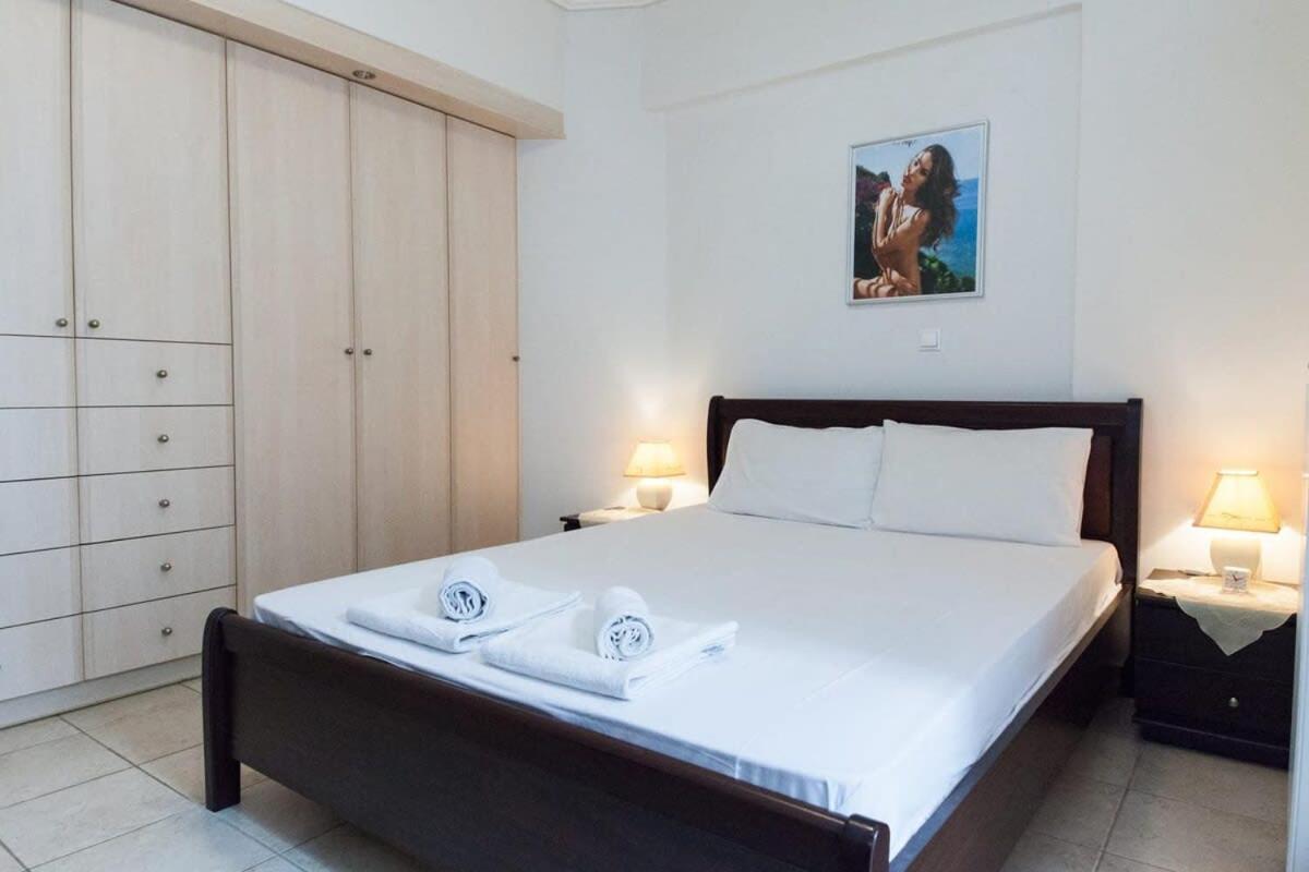 Scenic Balcony Apt In Vibrant Petralona Атина Екстериор снимка