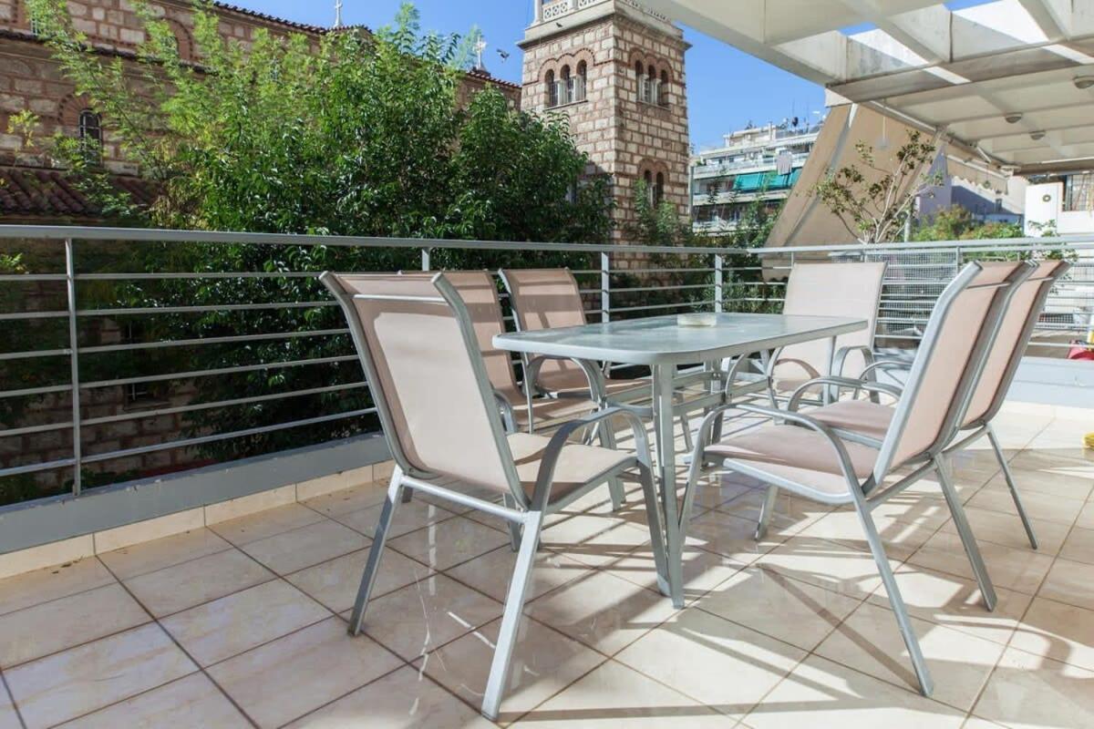 Scenic Balcony Apt In Vibrant Petralona Атина Екстериор снимка