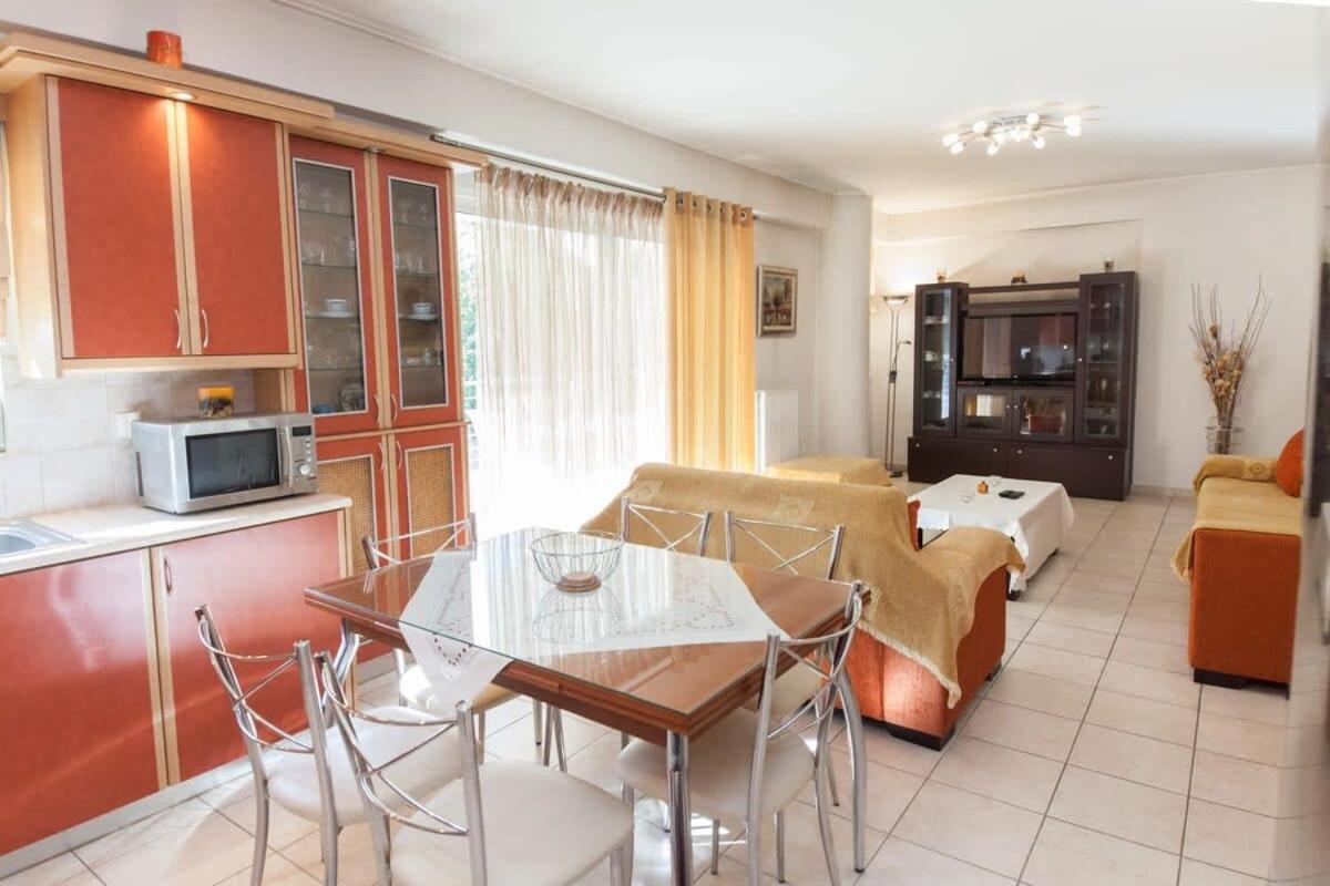 Scenic Balcony Apt In Vibrant Petralona Атина Екстериор снимка