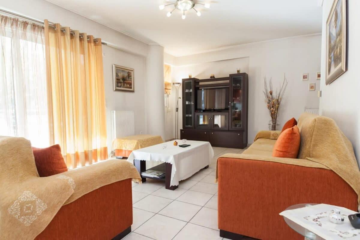 Scenic Balcony Apt In Vibrant Petralona Атина Екстериор снимка