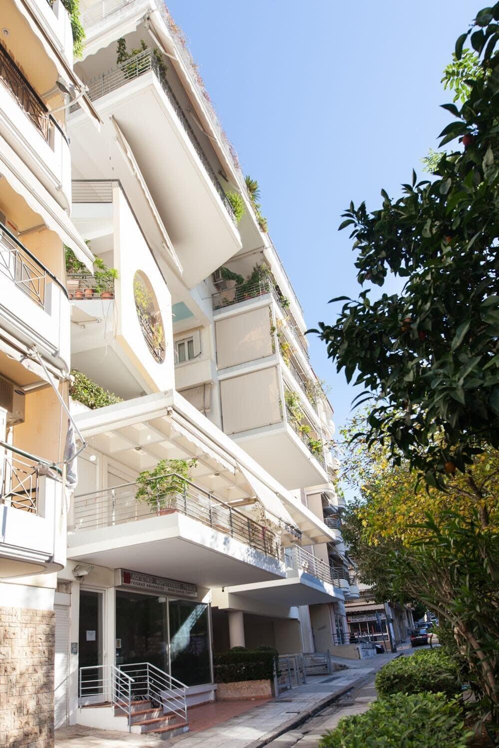 Scenic Balcony Apt In Vibrant Petralona Атина Екстериор снимка