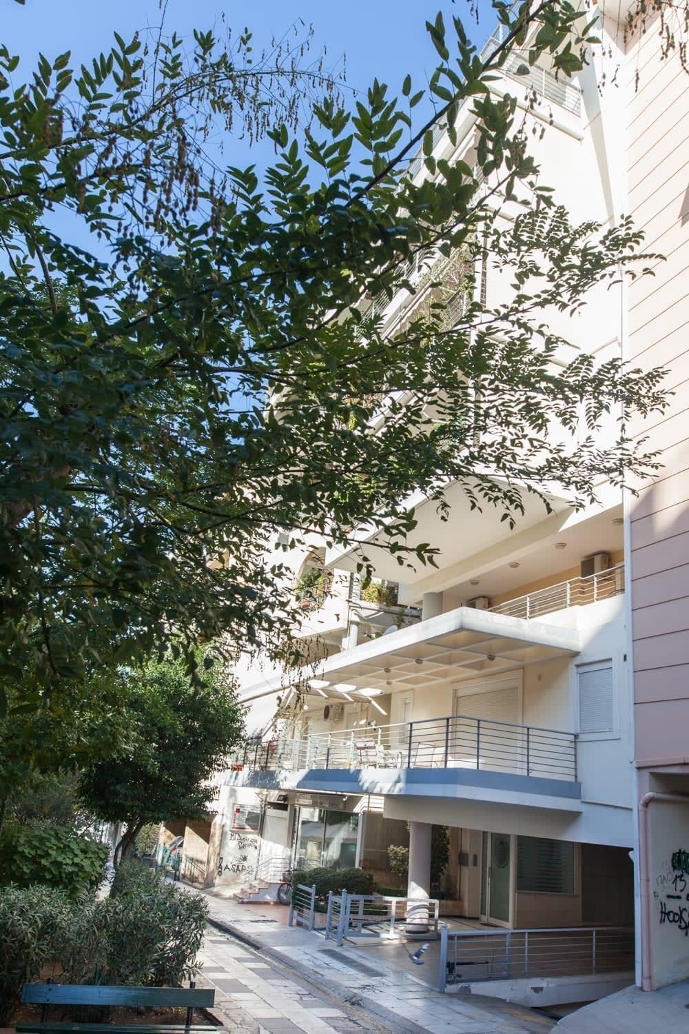 Scenic Balcony Apt In Vibrant Petralona Атина Екстериор снимка
